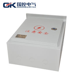 चीन एसएस 304 थ्री फेज इलेक्ट्रिकल डीबी बोर्ड पोर्टेबल नॉर्मल ऑपरेशन विद सेमी क्लोज्ड डोर आपूर्तिकर्ता